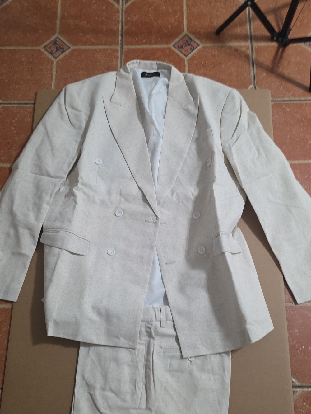 Double-Breasted Cream Men's Suit Jacket and Trousers